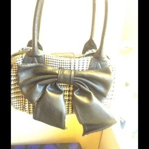✨✨Jessica Simpson Houndstooth Bow Handbag✨✨