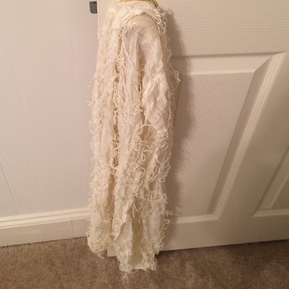 White frilly infinity scarf