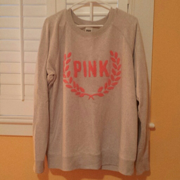 Traded!!! crew neck
