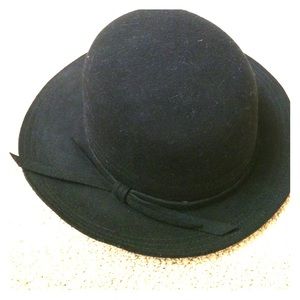Black Wide Rim Wool Hat Never Worn