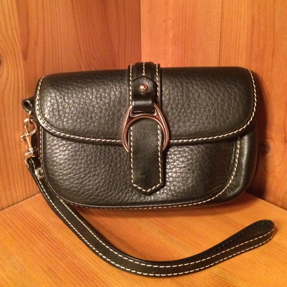 Dooney & Bourke wristlet