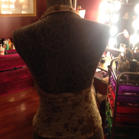 Top - Picture 2 of 2