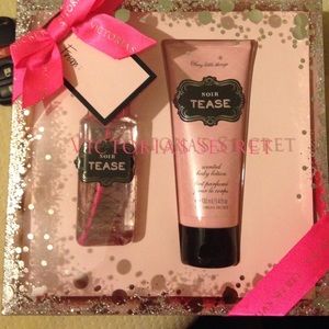 Victoria's Secret Noir Tease gift set.