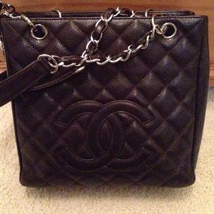 Chanel Shopper