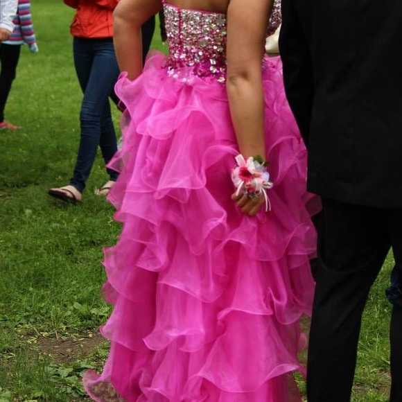Prom dress - Picture 2 of 4