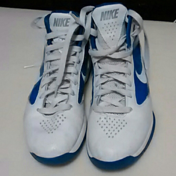Nike Basketball Shoes Size 6 1/2.