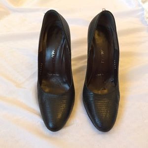 Bruno Magli Black Pumps