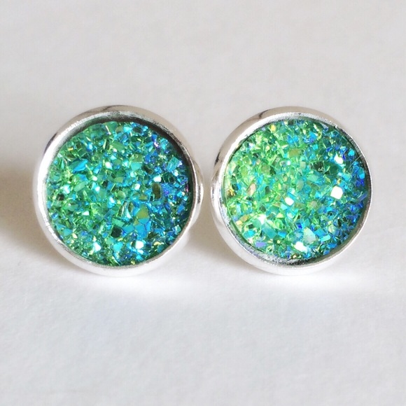 Handmade Jewelry - 3 for 15🎀green Druzy Drusy style silver earrings
