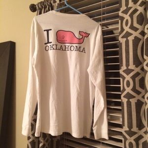 Vineyard Vines LS whale tshirt! 🐳 Men's Large