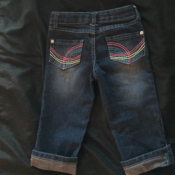 Capris Jeans - Picture 3 of 4