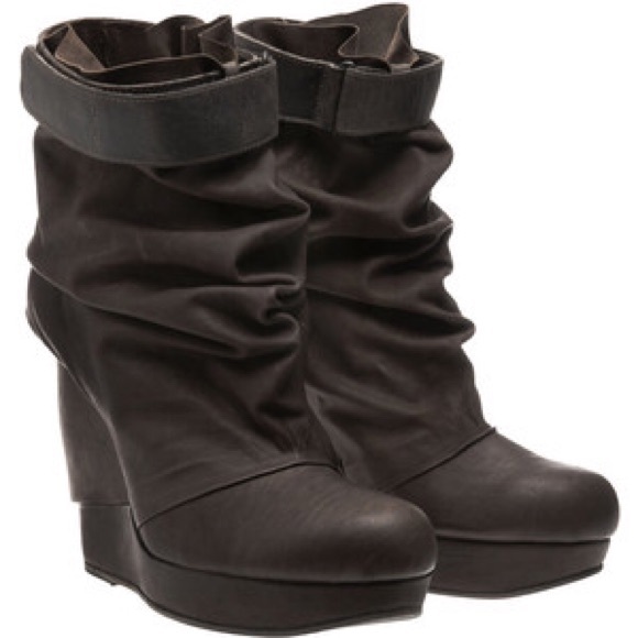 LD Tuttle The Push Booties