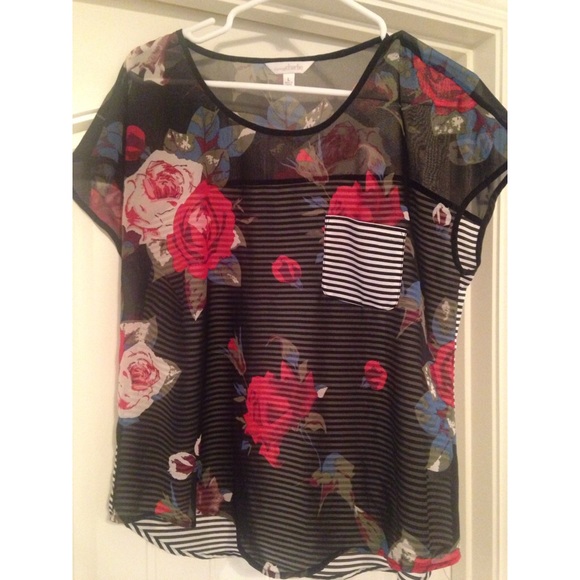 🚫sold🚫Adorable floral blouse