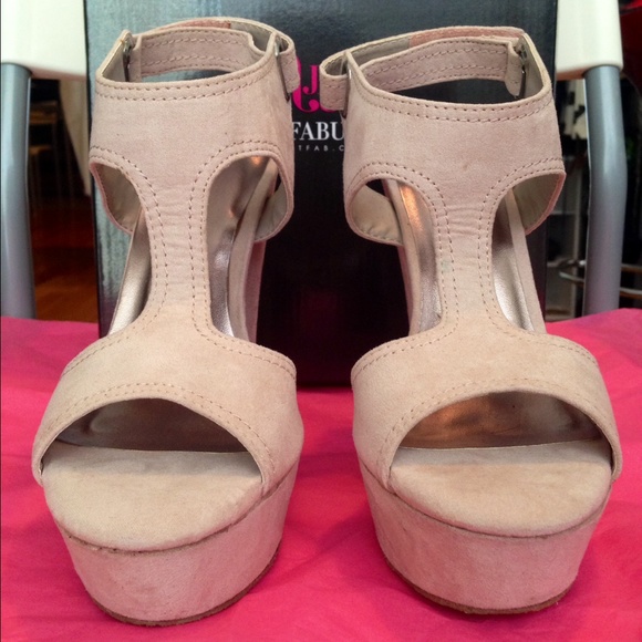 Just Fabulous Pale Light Blush Platform Sandals - Picture 2 of 4
