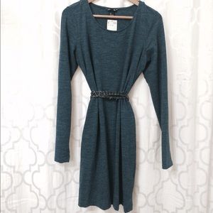 Body fitting turquoise long sleeve dress