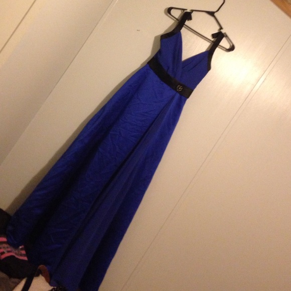 Brides mate dress or prom dress - Picture 2 of 4