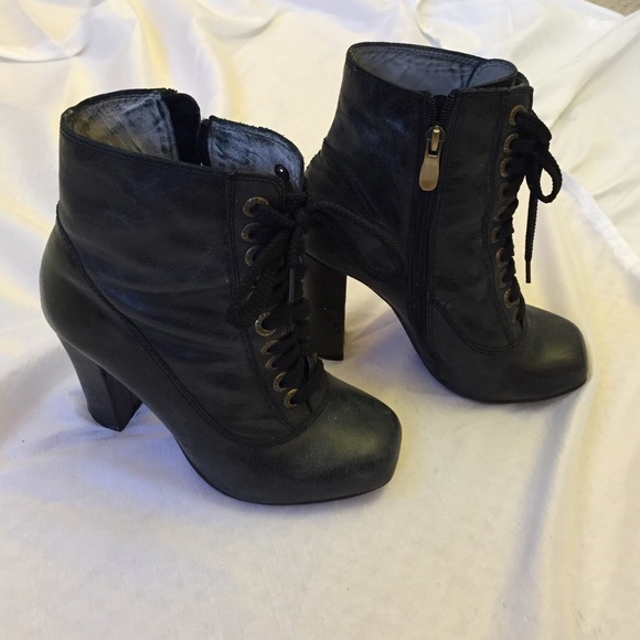 Jeffrey Campbell Tran Heel