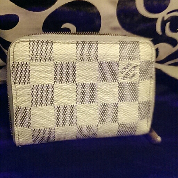 ?? AuthenticSmall zippy wallet and Tiffany necklac