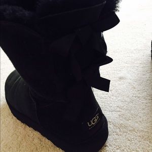 Black Bailey Bow UGGS prices to sell