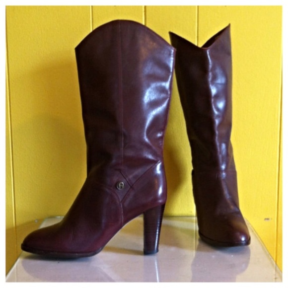 Vintage Etienne Aigner leather boots with heel