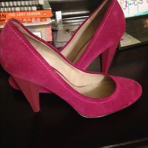 Nine West pink pumps.