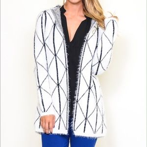 BLACK AND WHITE GRID FUZZY CARDIGAN