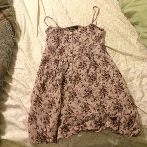 Fits like an extra small, it's too short on me