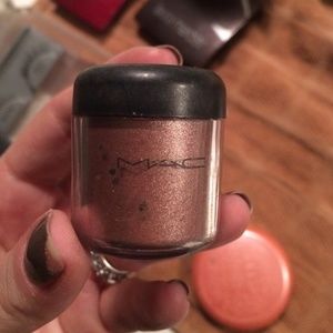 Mac tan pigment