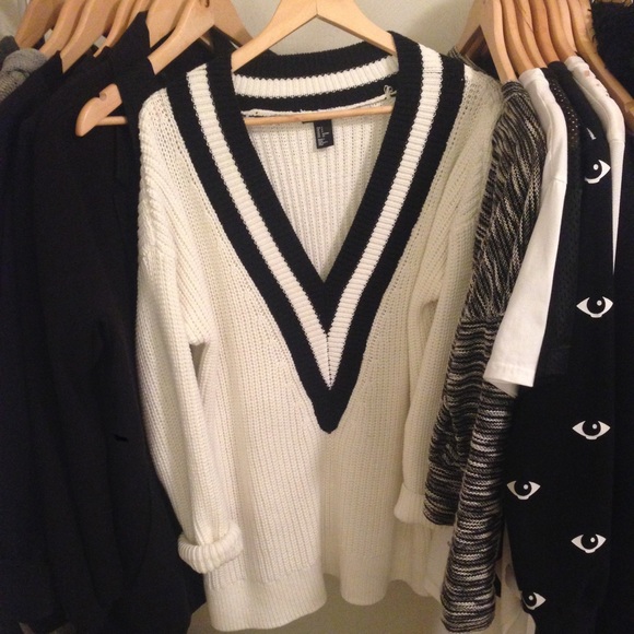 V neck sweater