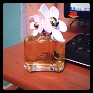 Marc Jacobs  daisy perfume