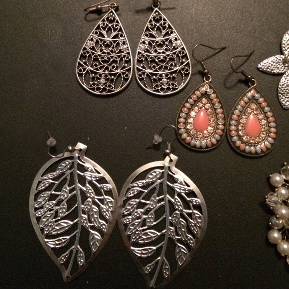 5 pairs of dangling earrings - Picture 3 of 4