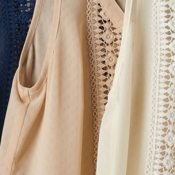 Eskey sheer Hi-Lo ivory shirt - Picture 4 of 4