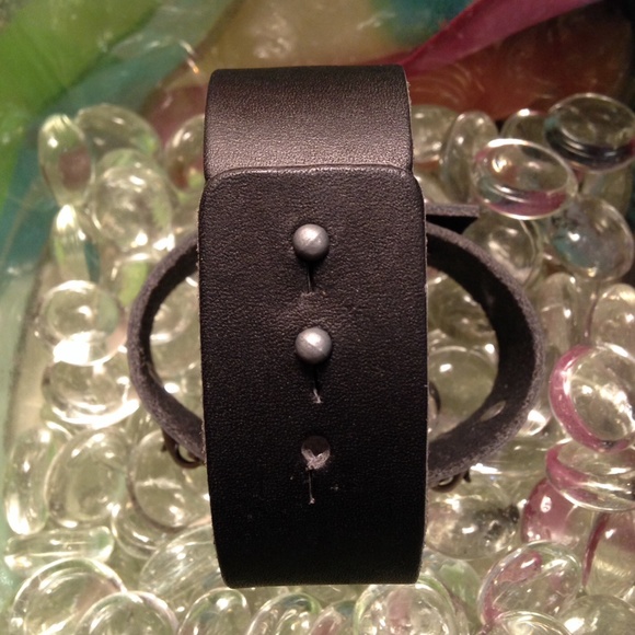 ✨Custom Black Leather 🔑Key to my ❤️Heart Cuff✨ - Picture 4 of 4