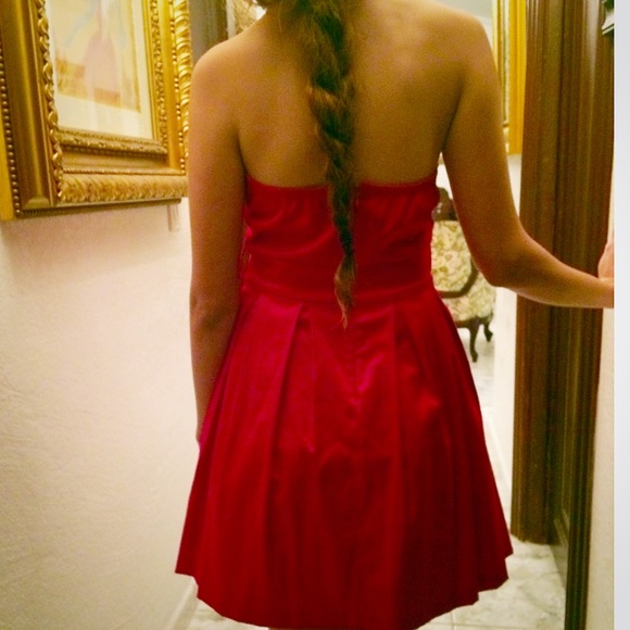 Red Dress - Picture 2 of 2