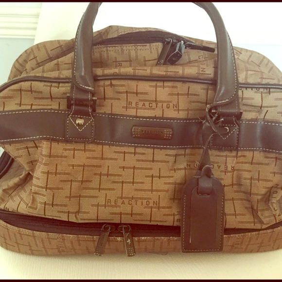 Travel weekender bag