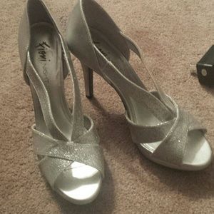 Silver sparkly heals