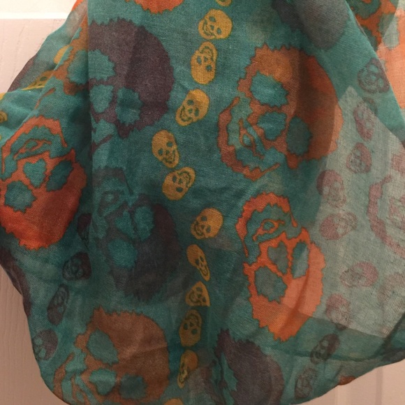 Infinity scarf - Picture 2 of 3