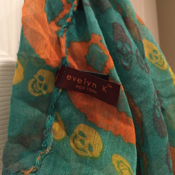 Infinity scarf - Picture 3 of 3