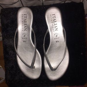 NWOT // Silver Sparkly Sandals