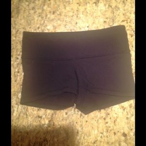 Lululemon Black Size 4 Boogie Shorts
