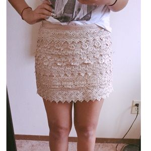 Lace skirt