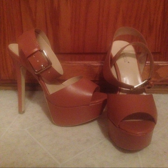 Camel platform heels