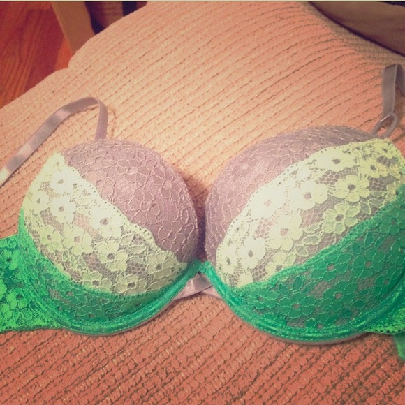 Beautiful Green and Gray Lace Push-Up Bra