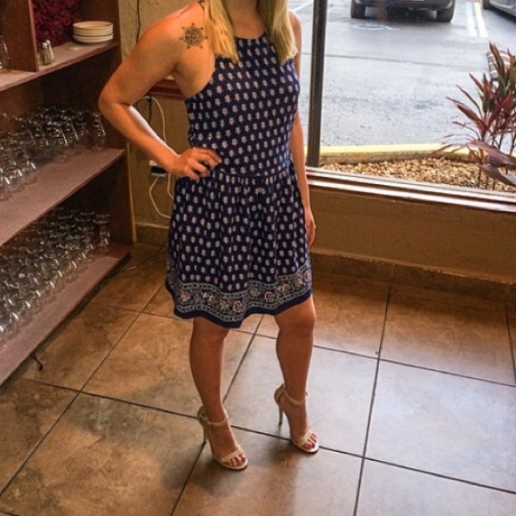 Cute design dress!