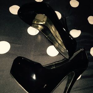 Black patent leather shoes Black patent leather shoes