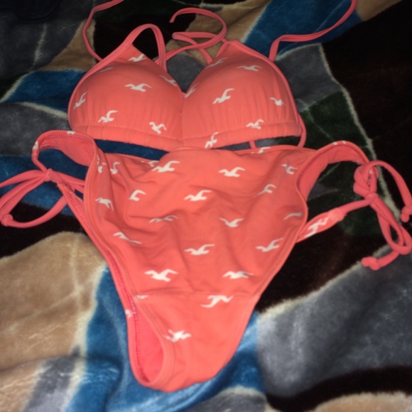 Hollister swim suit set .Xsmall bra / small bottom - Picture 2 of 4