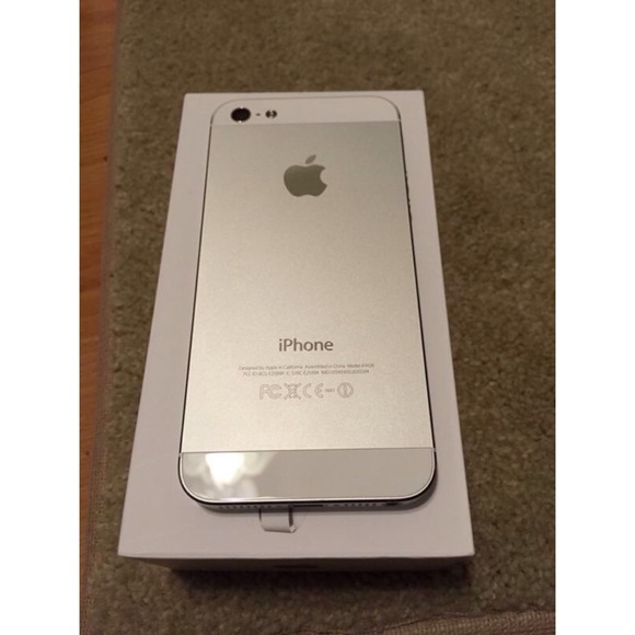 Unlocked AT&T Silver/White iPhone 5