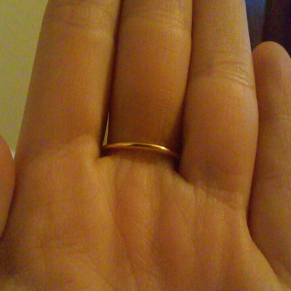 Pretty Ring - Picture 3 of 3