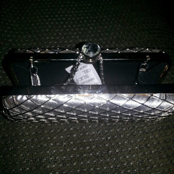 Purses - Picture 2 of 3