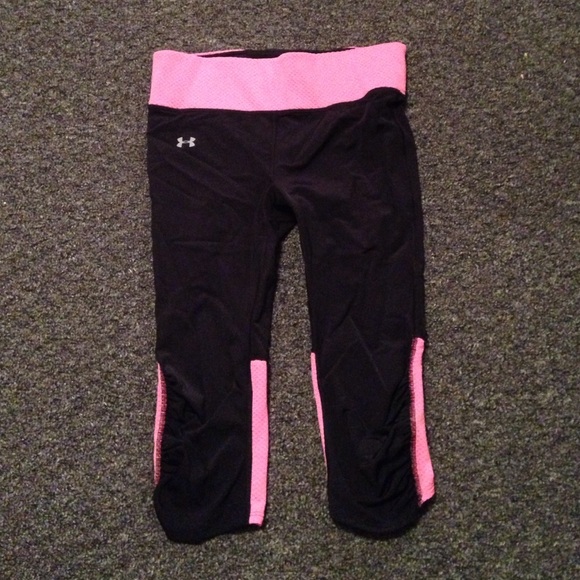 Under armour heat gear Capri leggings.