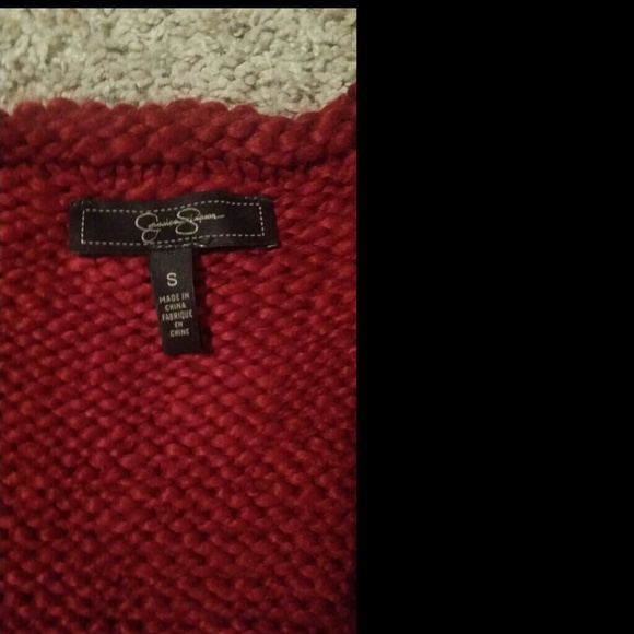 Short sleeve cable knit sweater